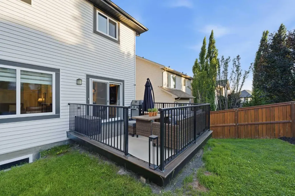 92 Heritage Hill Cochrane AB T4C 0L4