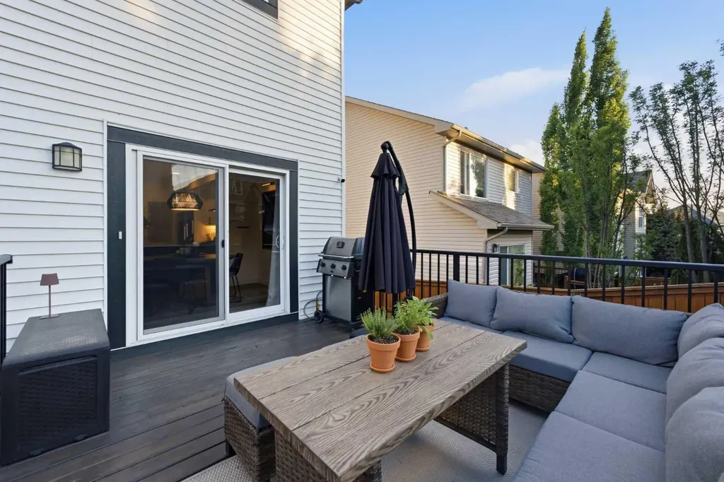 92 Heritage Hill Cochrane AB T4C 0L4