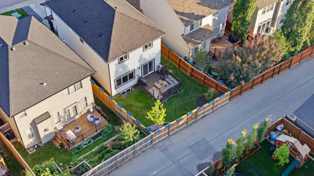 92 Heritage Hill Cochrane AB T4C 0L4