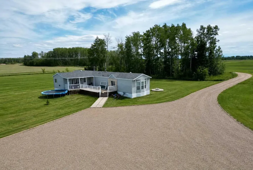 14304 Twp Road 1072 La Crete AB T0H2H0