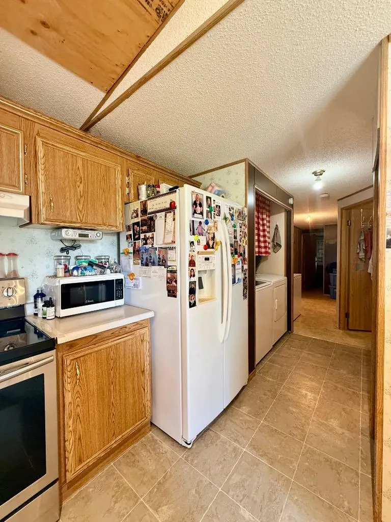 14304 Twp Road 1072 La Crete AB T0H2H0