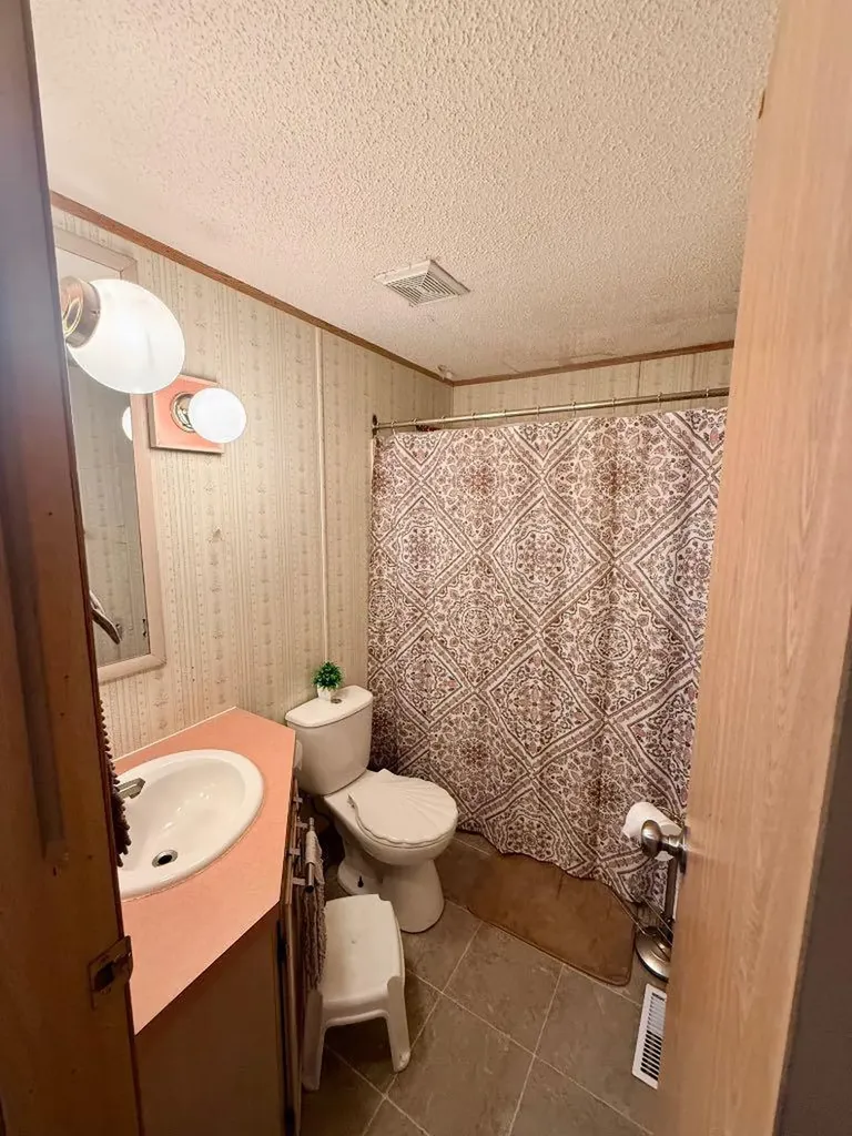 14304 Twp Road 1072 La Crete AB T0H2H0