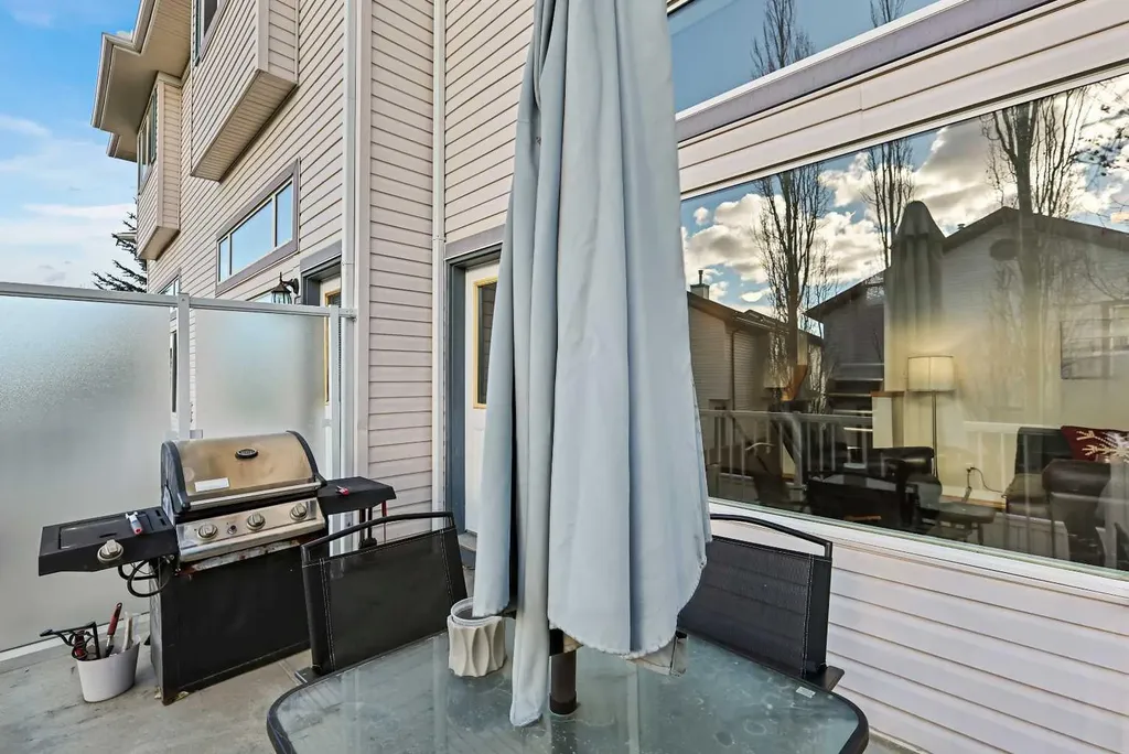 258 Rocky Ridge Court NW Calgary AB T3G 4S8
