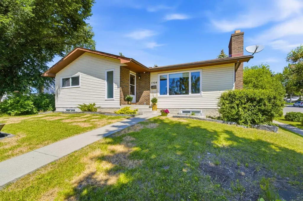 7304 Silver Springs Road NW Calgary AB T3B 4E6
