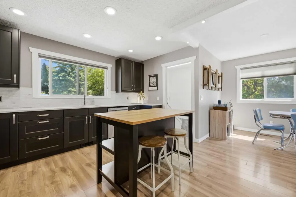 7304 Silver Springs Road NW Calgary AB T3B 4E6