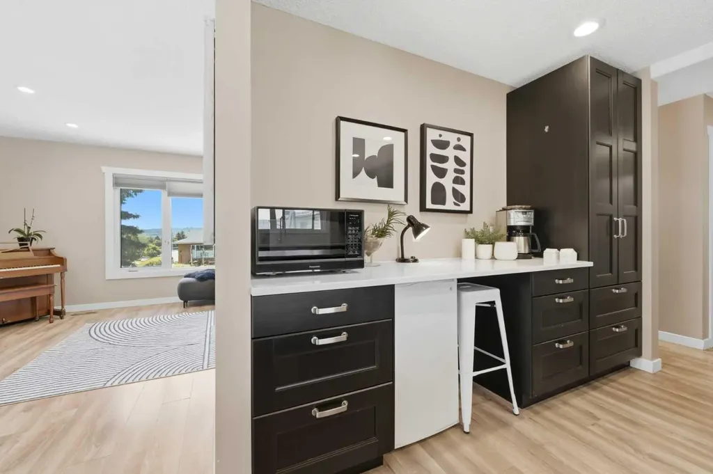 7304 Silver Springs Road NW Calgary AB T3B 4E6
