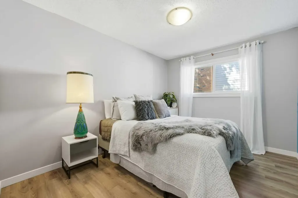 7304 Silver Springs Road NW Calgary AB T3B 4E6