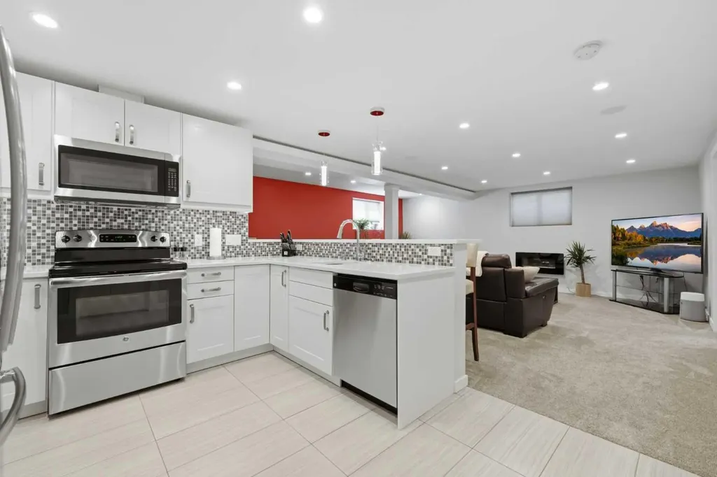 7304 Silver Springs Road NW Calgary AB T3B 4E6