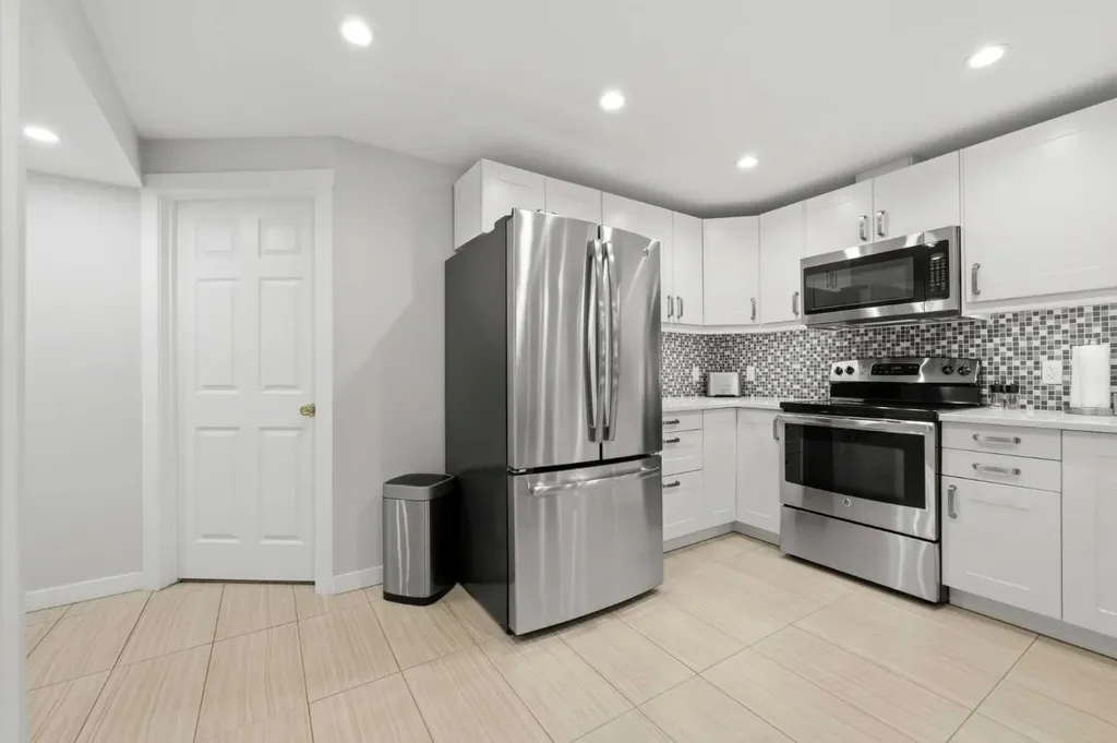 7304 Silver Springs Road NW Calgary AB T3B 4E6