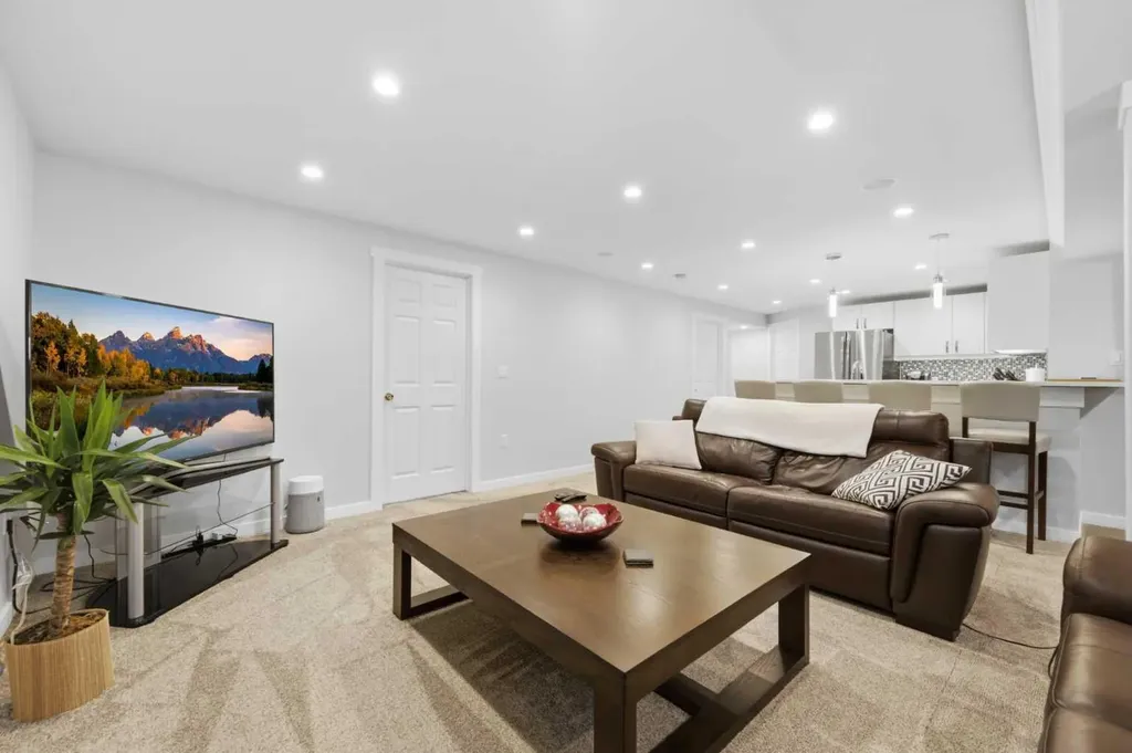 7304 Silver Springs Road NW Calgary AB T3B 4E6