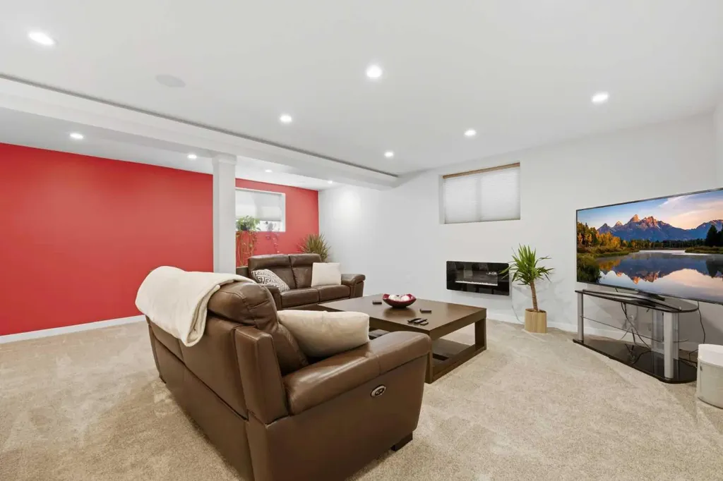 7304 Silver Springs Road NW Calgary AB T3B 4E6