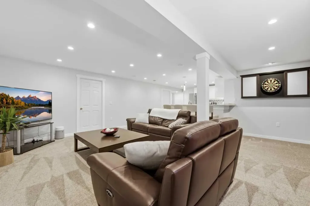 7304 Silver Springs Road NW Calgary AB T3B 4E6