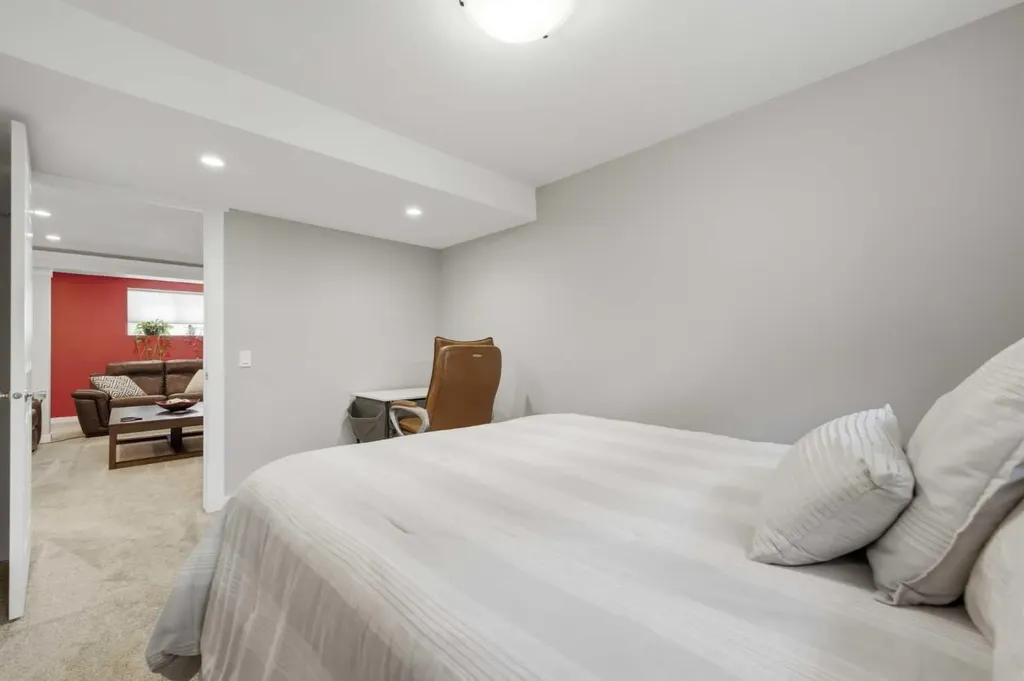 7304 Silver Springs Road NW Calgary AB T3B 4E6