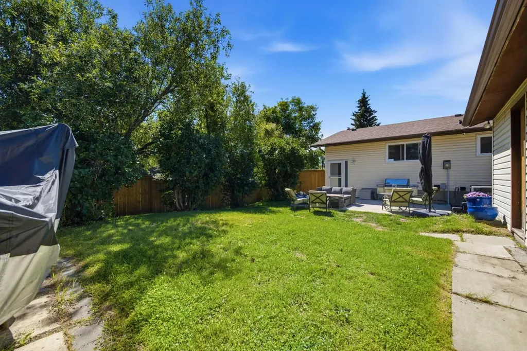 7304 Silver Springs Road NW Calgary AB T3B 4E6