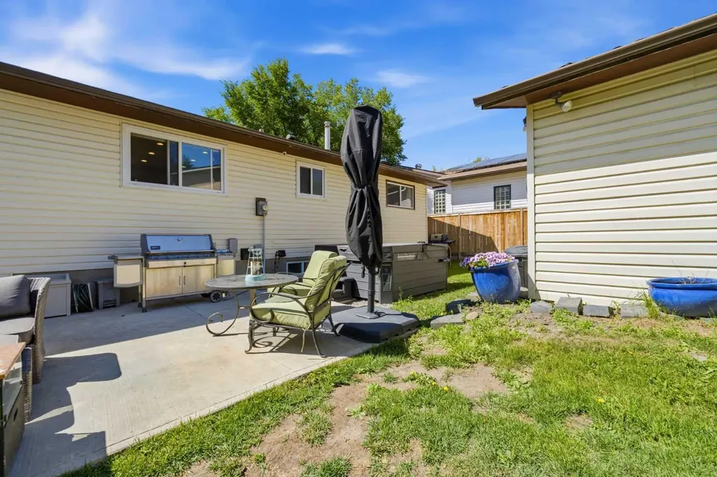 7304 Silver Springs Road NW Calgary AB T3B 4E6