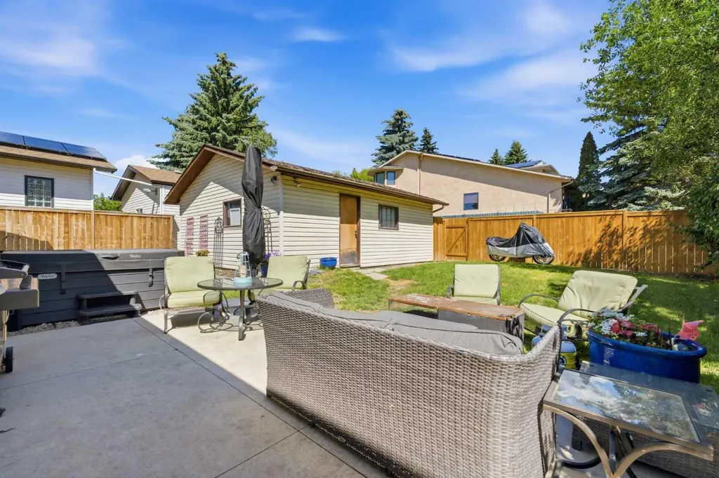 7304 Silver Springs Road NW Calgary AB T3B 4E6