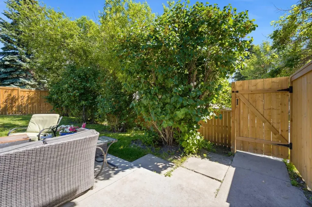 7304 Silver Springs Road NW Calgary AB T3B 4E6