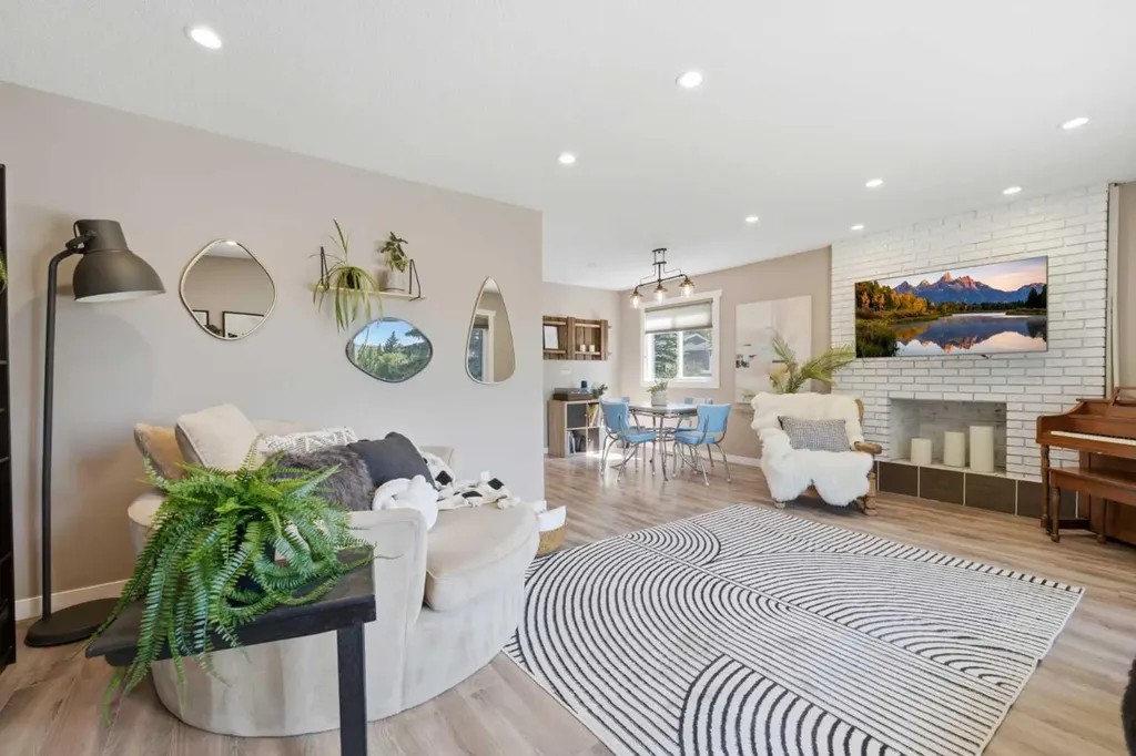 7304 Silver Springs Road NW Calgary AB T3B 4E6