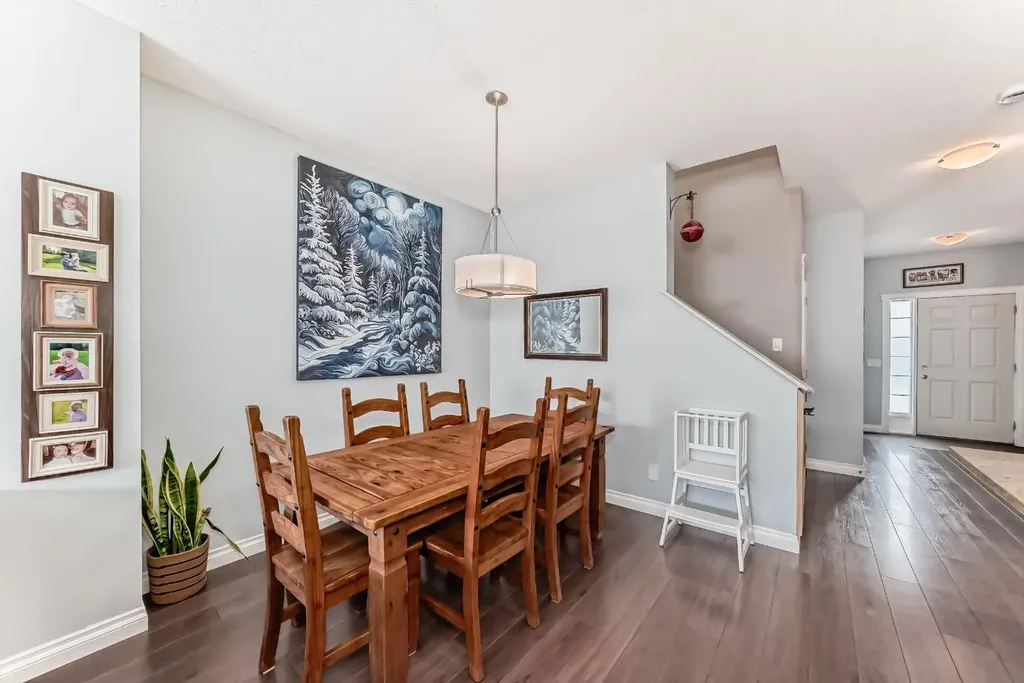 10 Reunion Grove NW Airdrie AB T4B 0Z7