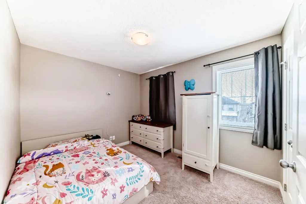 10 Reunion Grove NW Airdrie AB T4B 0Z7