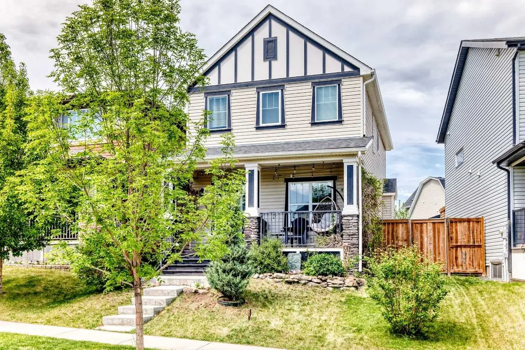 10 Reunion Grove NW Airdrie AB T4B 0Z7