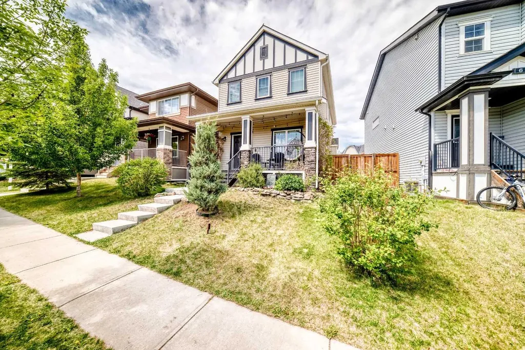 10 Reunion Grove NW Airdrie AB T4B 0Z7
