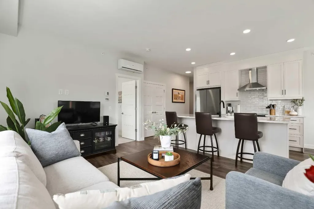 125 Wolf Hollow Crescent SE Calgary AB T2X 5W9