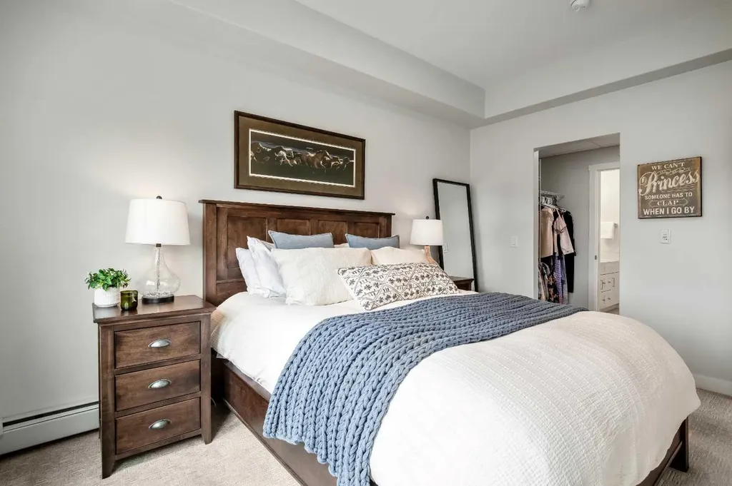 125 Wolf Hollow Crescent SE Calgary AB T2X 5W9