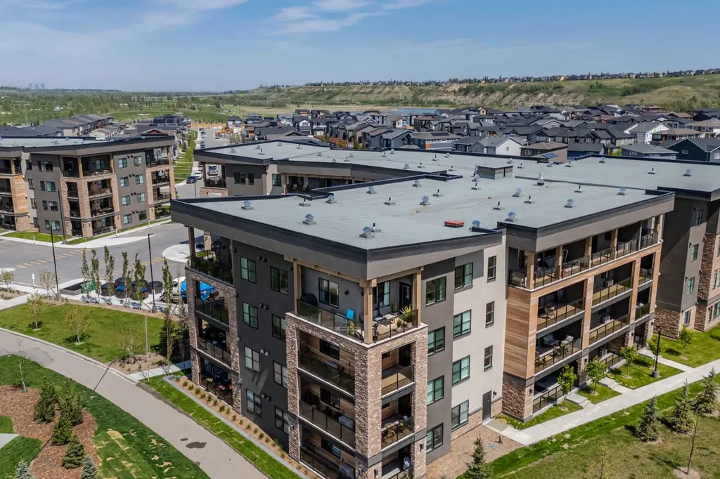 125 Wolf Hollow Crescent SE Calgary AB T2X 5W9