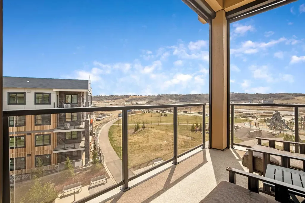 125 Wolf Hollow Crescent SE Calgary AB T2X 5W9
