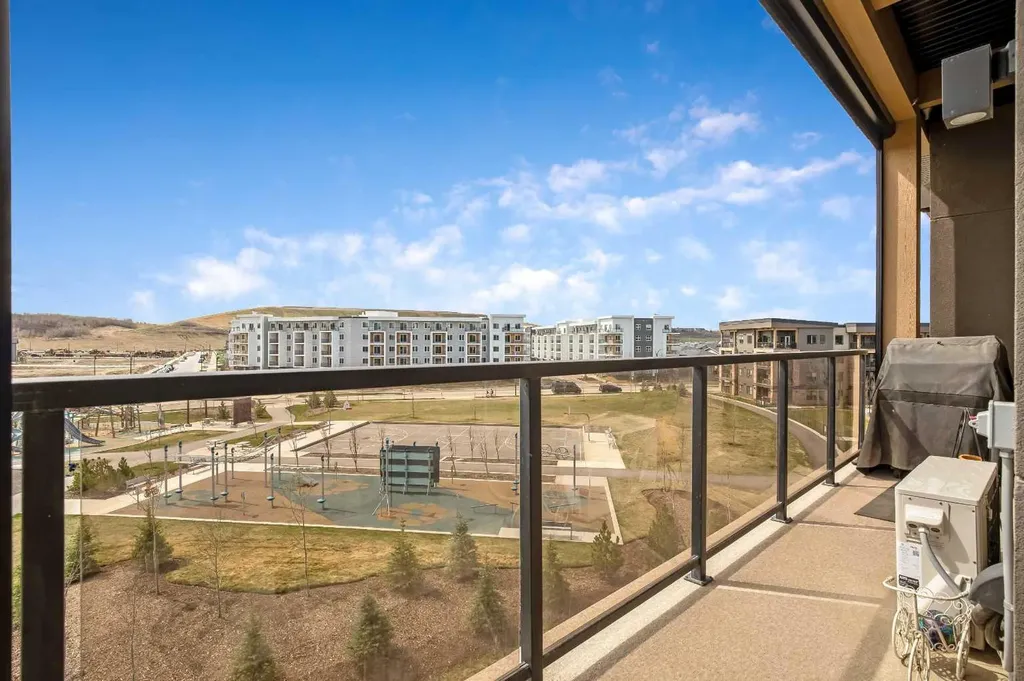 125 Wolf Hollow Crescent SE Calgary AB T2X 5W9