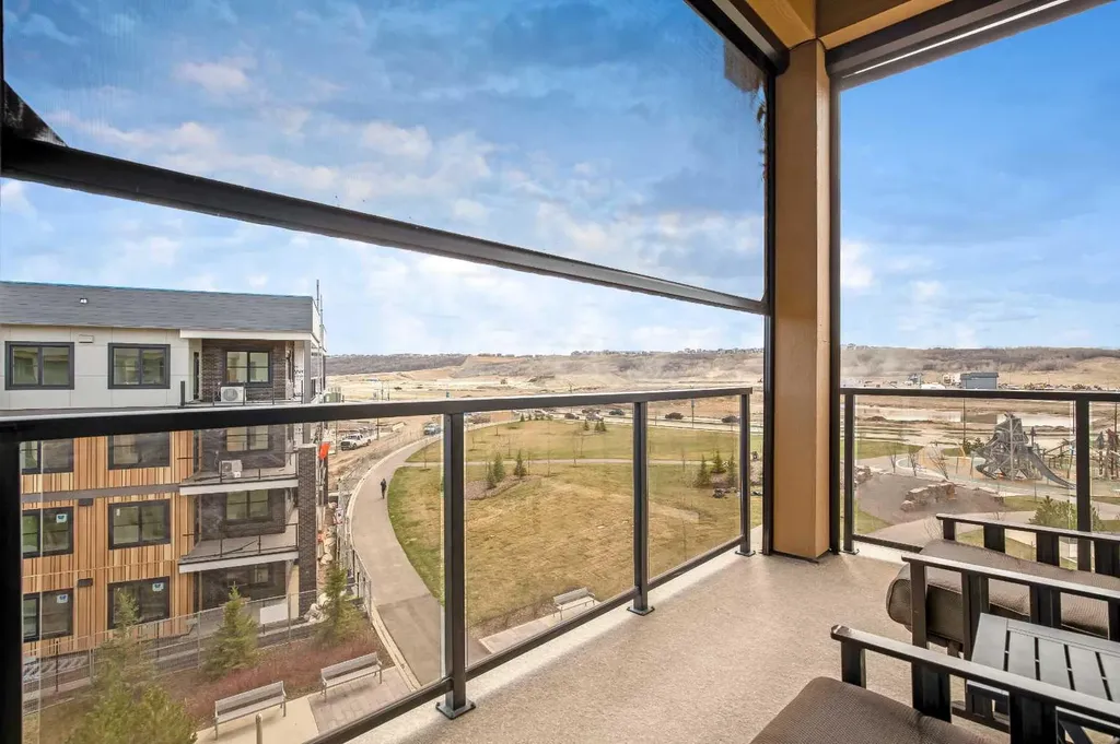125 Wolf Hollow Crescent SE Calgary AB T2X 5W9