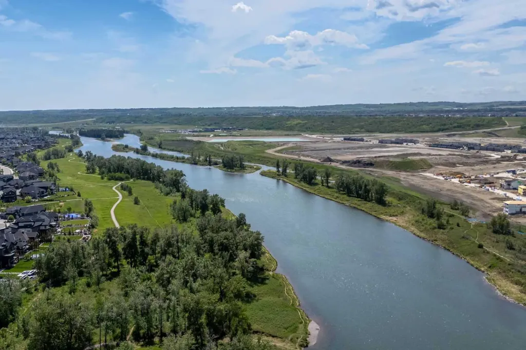 125 Wolf Hollow Crescent SE Calgary AB T2X 5W9