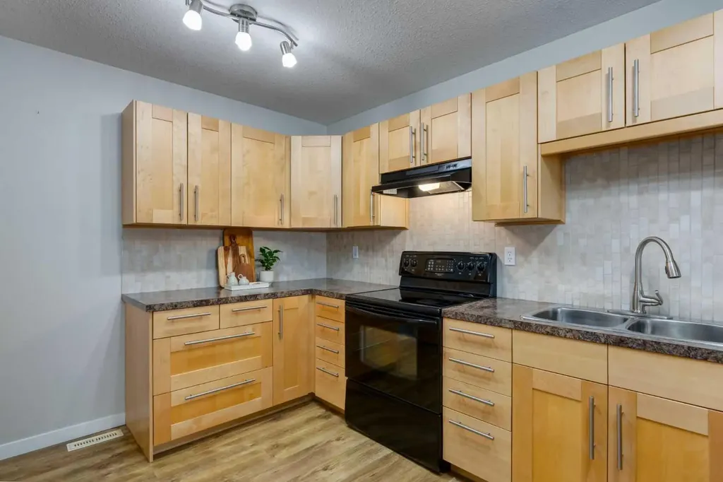 146 Camara Court Strathmore AB T1P1Y3