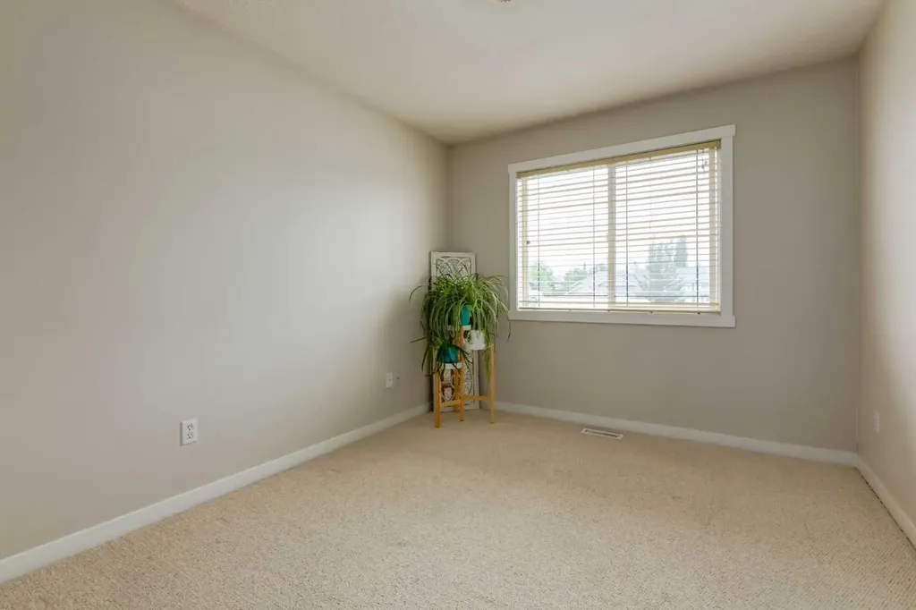 146 Camara Court Strathmore AB T1P1Y3