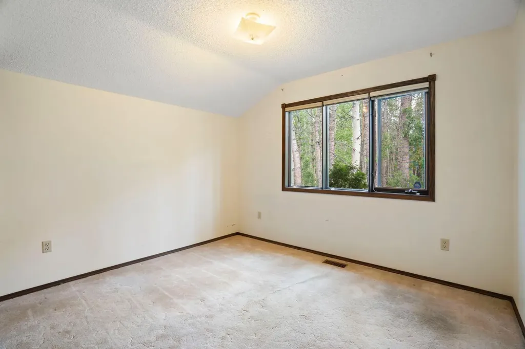 39 Bearspaw Ridge Crescent Rural Rocky View County AB T3R 1A3