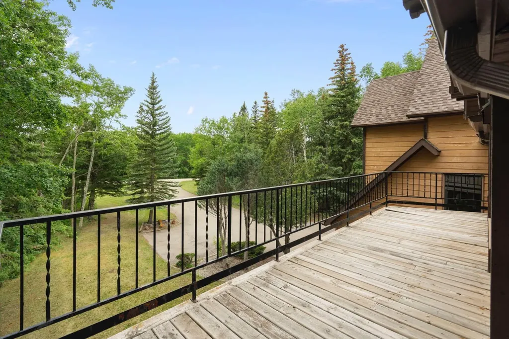 39 Bearspaw Ridge Crescent Rural Rocky View County AB T3R 1A3