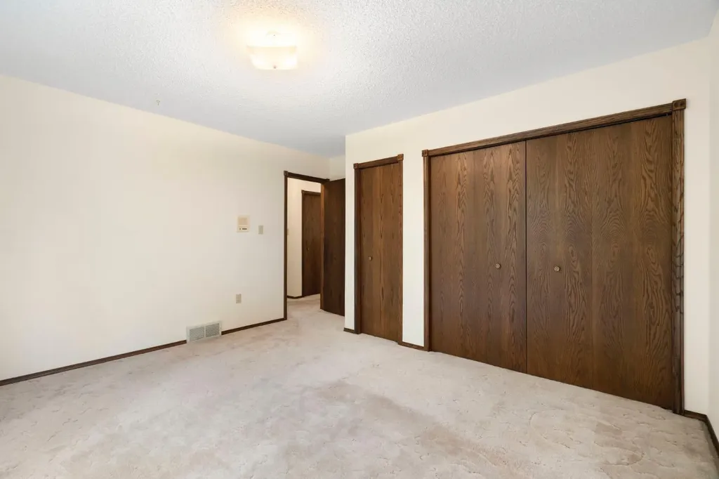 39 Bearspaw Ridge Crescent Rural Rocky View County AB T3R 1A3