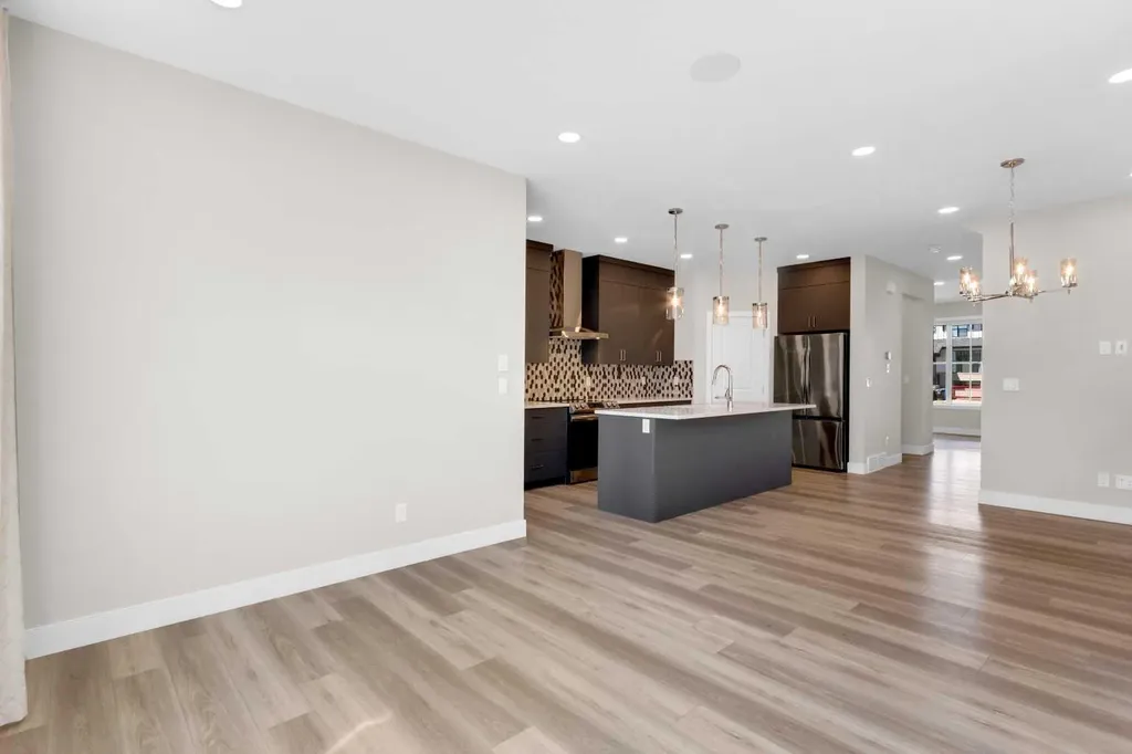 82 Magnolia Street SE Calgary AB T3M 3X8
