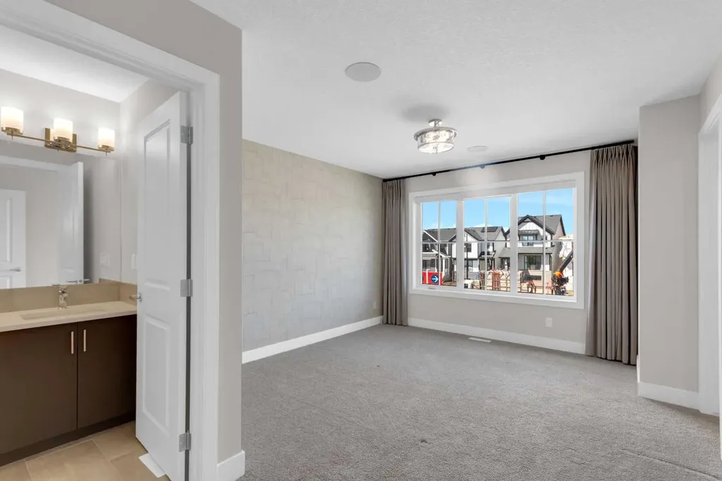 82 Magnolia Street SE Calgary AB T3M 3X8