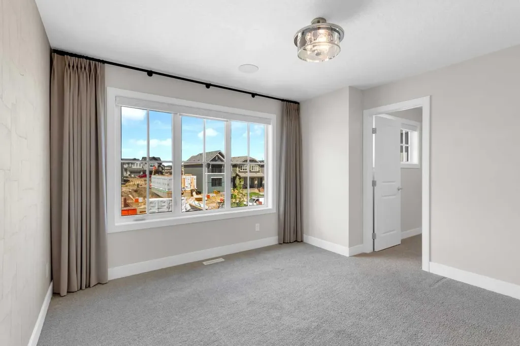 82 Magnolia Street SE Calgary AB T3M 3X8