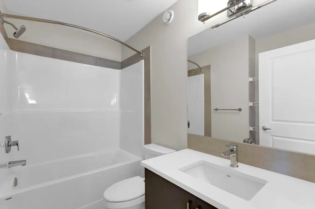 82 Magnolia Street SE Calgary AB T3M 3X8