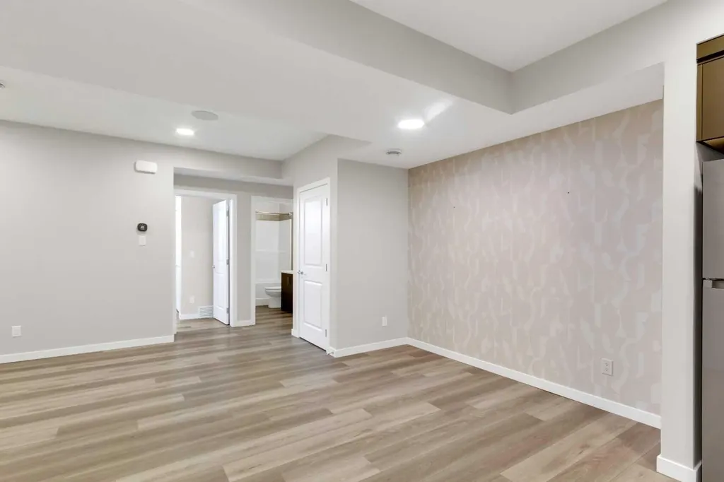 82 Magnolia Street SE Calgary AB T3M 3X8