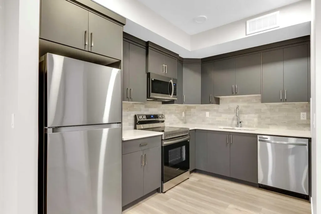 82 Magnolia Street SE Calgary AB T3M 3X8