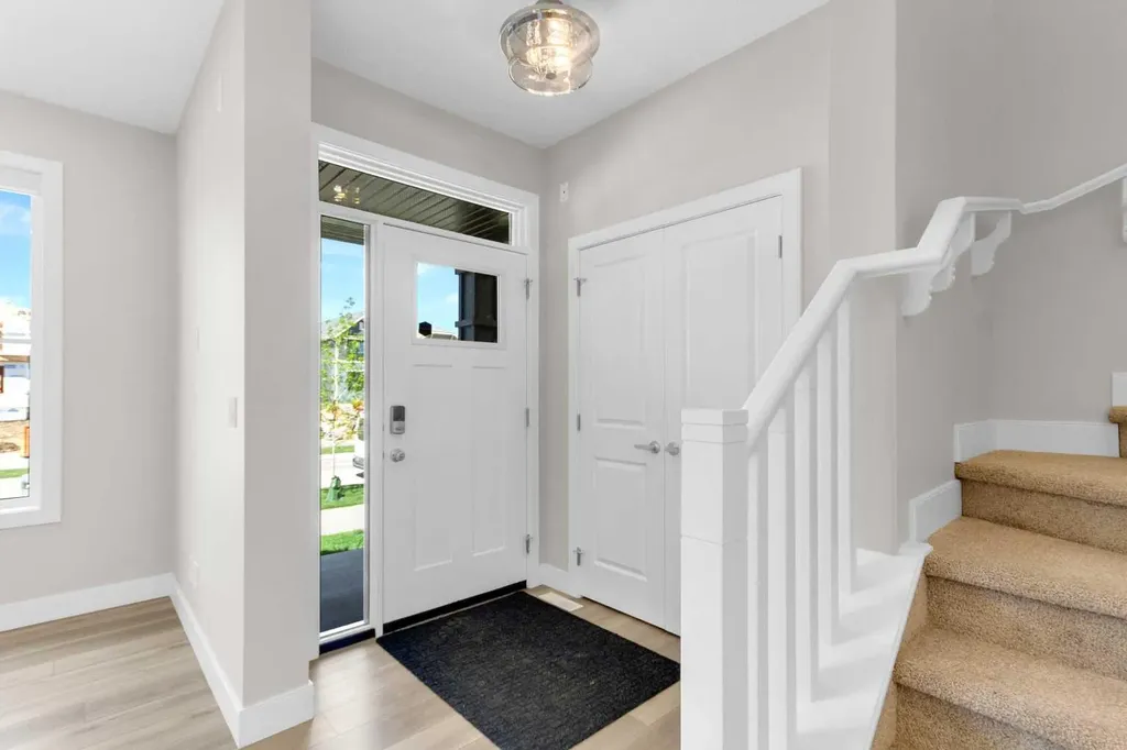82 Magnolia Street SE Calgary AB T3M 3X8