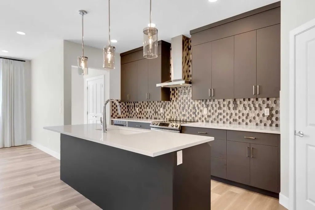 82 Magnolia Street SE Calgary AB T3M 3X8