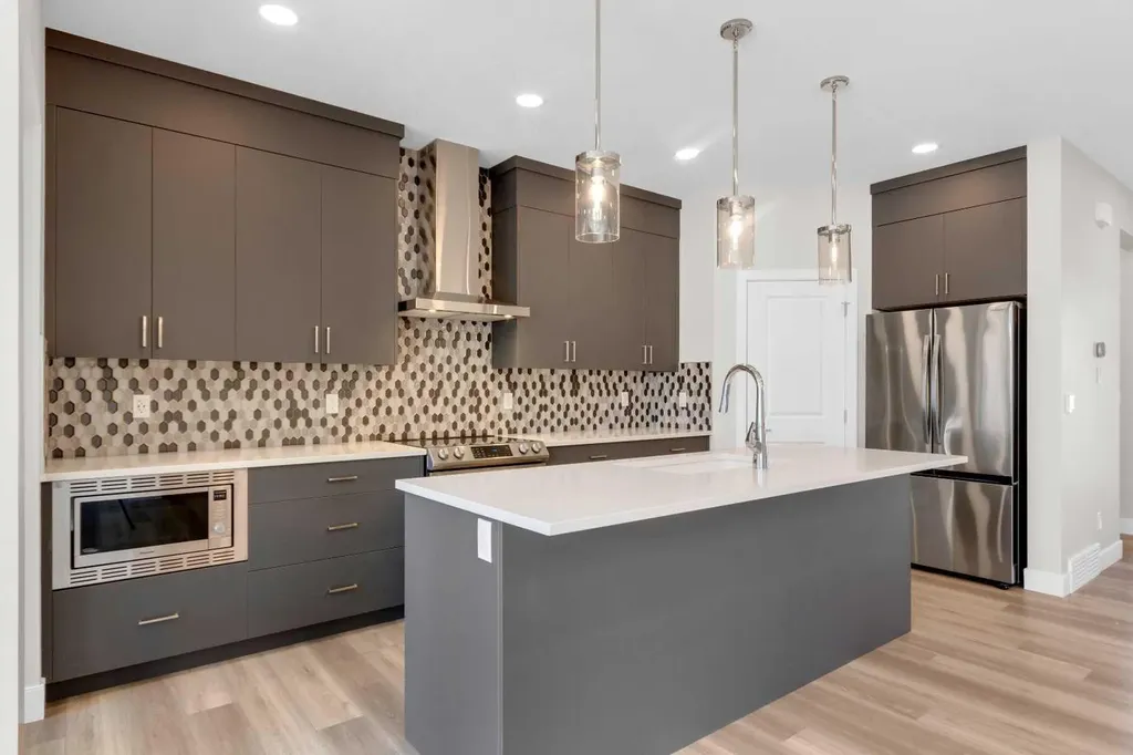 82 Magnolia Street SE Calgary AB T3M 3X8
