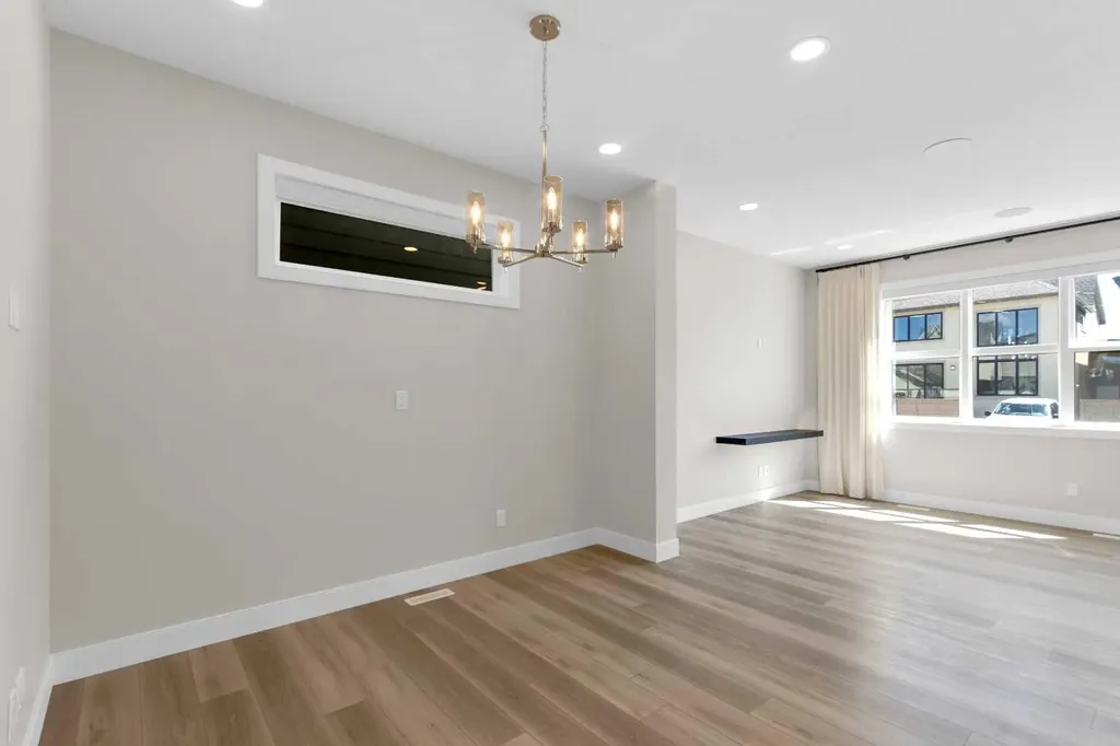 82 Magnolia Street SE Calgary AB T3M 3X8