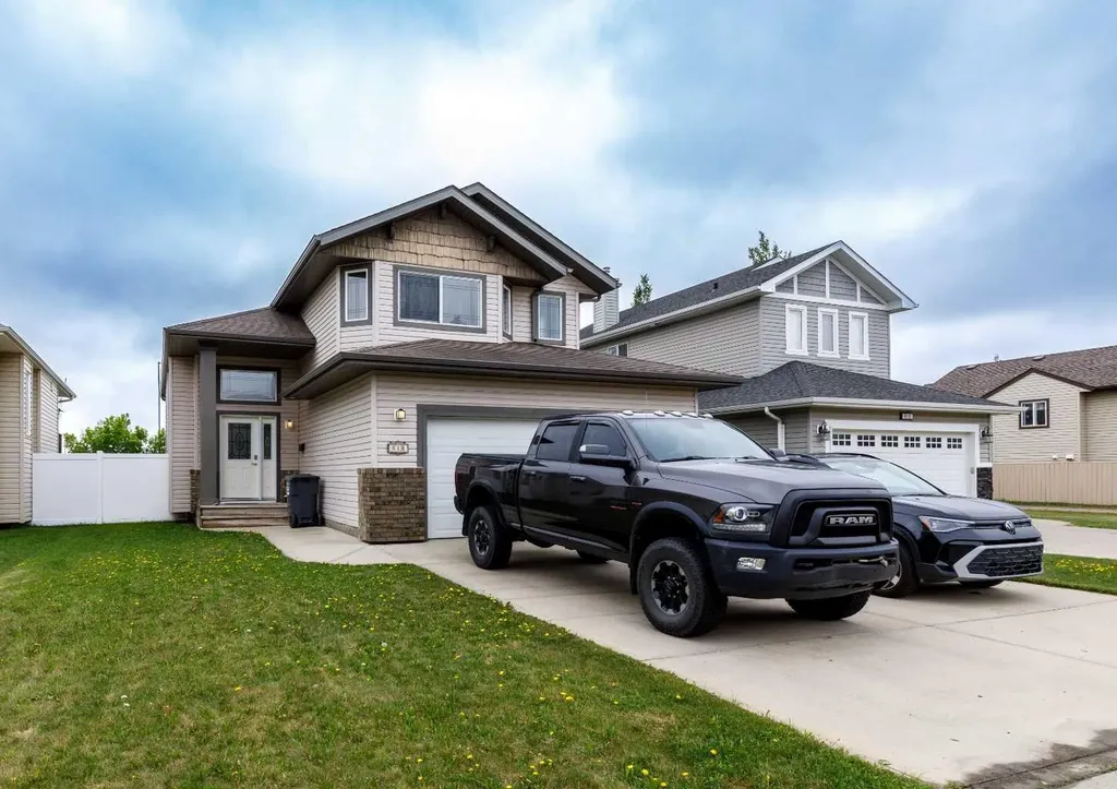 613 Oak Street Springbrook AB T4S 0B5