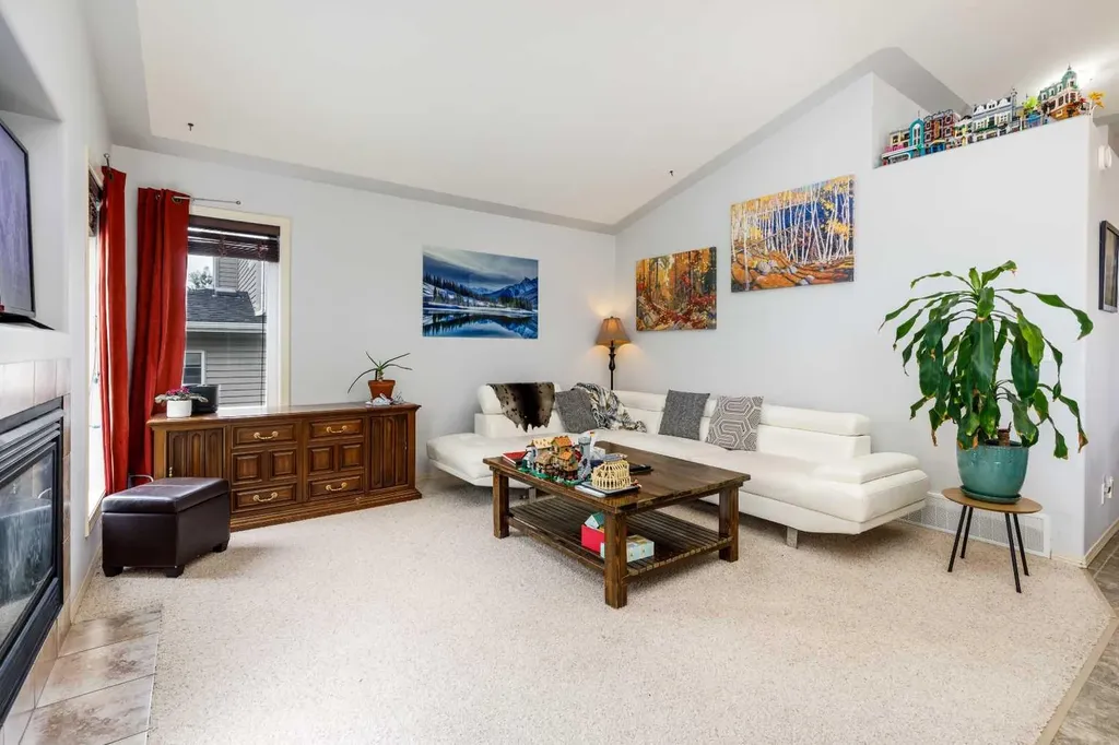 613 Oak Street Springbrook AB T4S 0B5
